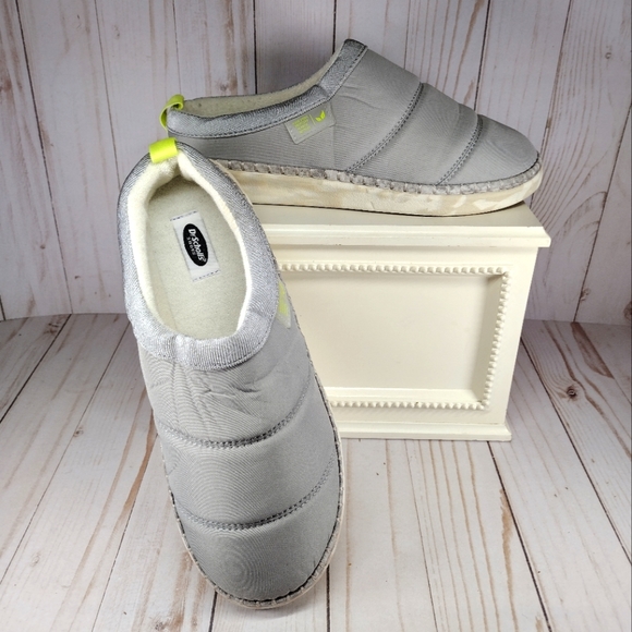 Dr. Scholl's "Cozy Vibes" Eco Conscious Slippers - Picture 4 of 9